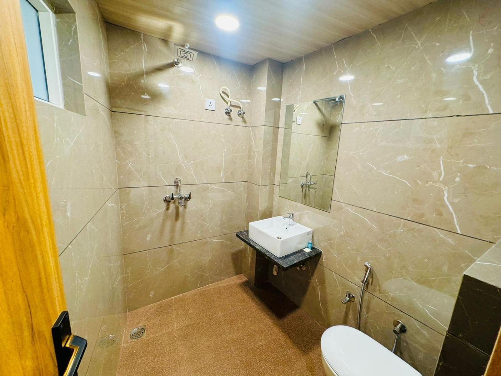 Hotel Najaf Palace Ατζμέρ Εξωτερικό φωτογραφία